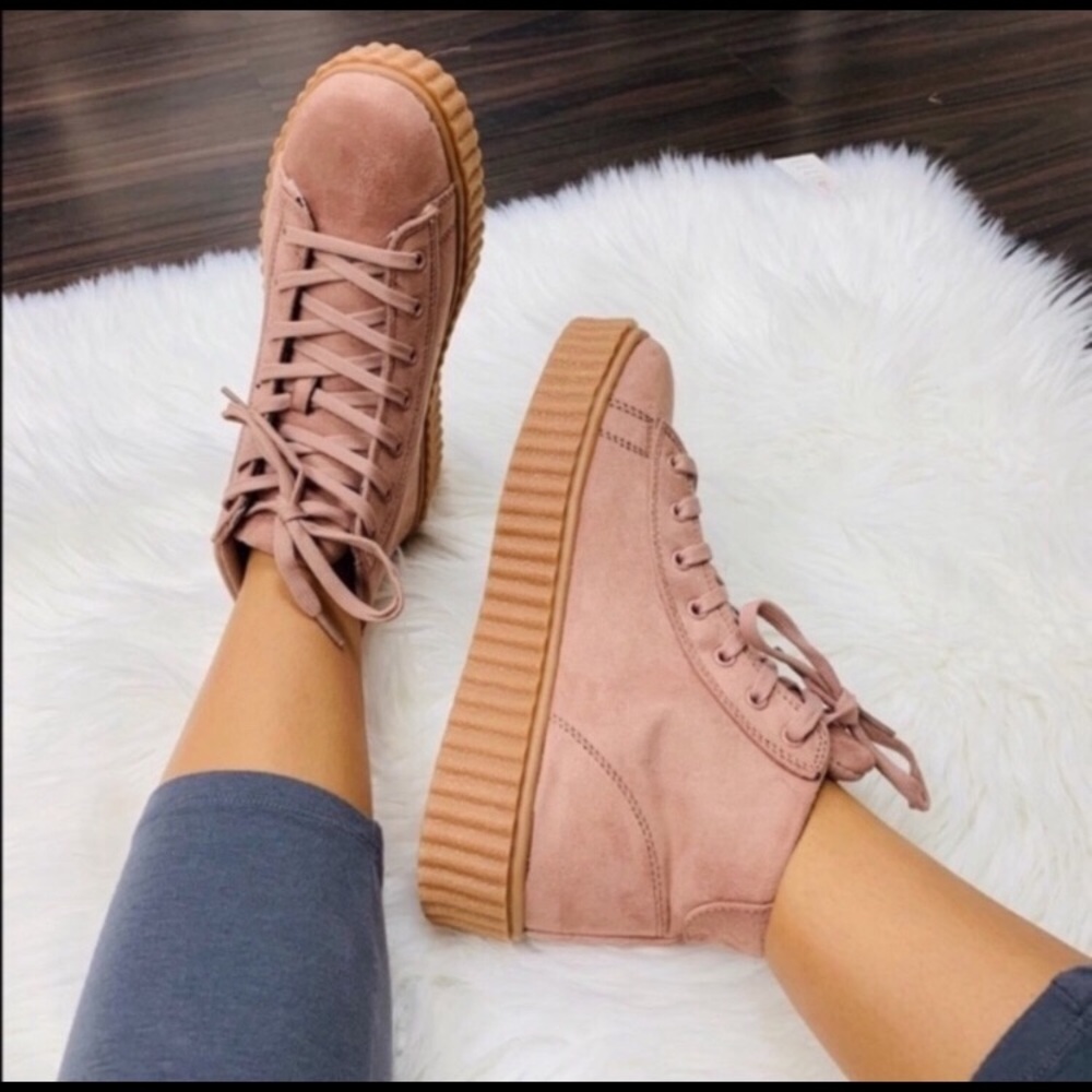 SOLD Chunky high top sneaker